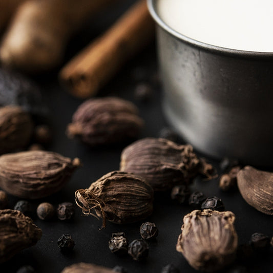 Simple Scents Black Cardamom and Cream Candle
